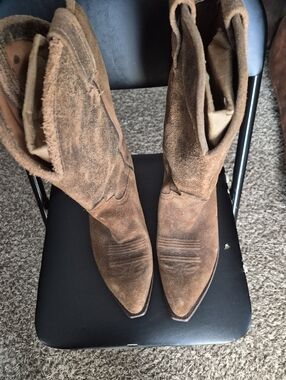 DAN POST ROUGH OUT LEATHER COWBOY BOOTS ( SIZES 11 EW)